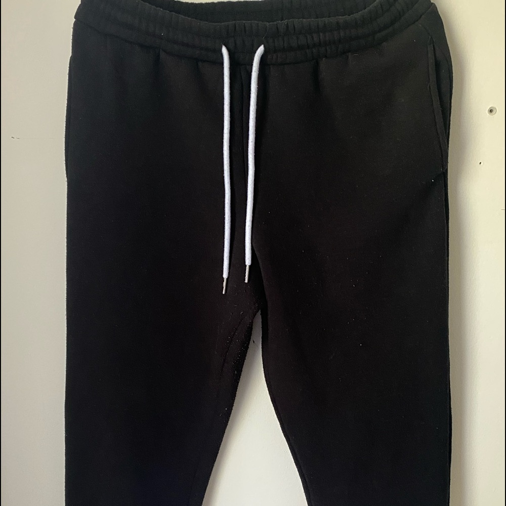 Very comfy black sweatpants